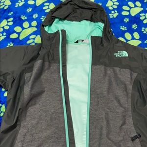 north face windbreaker